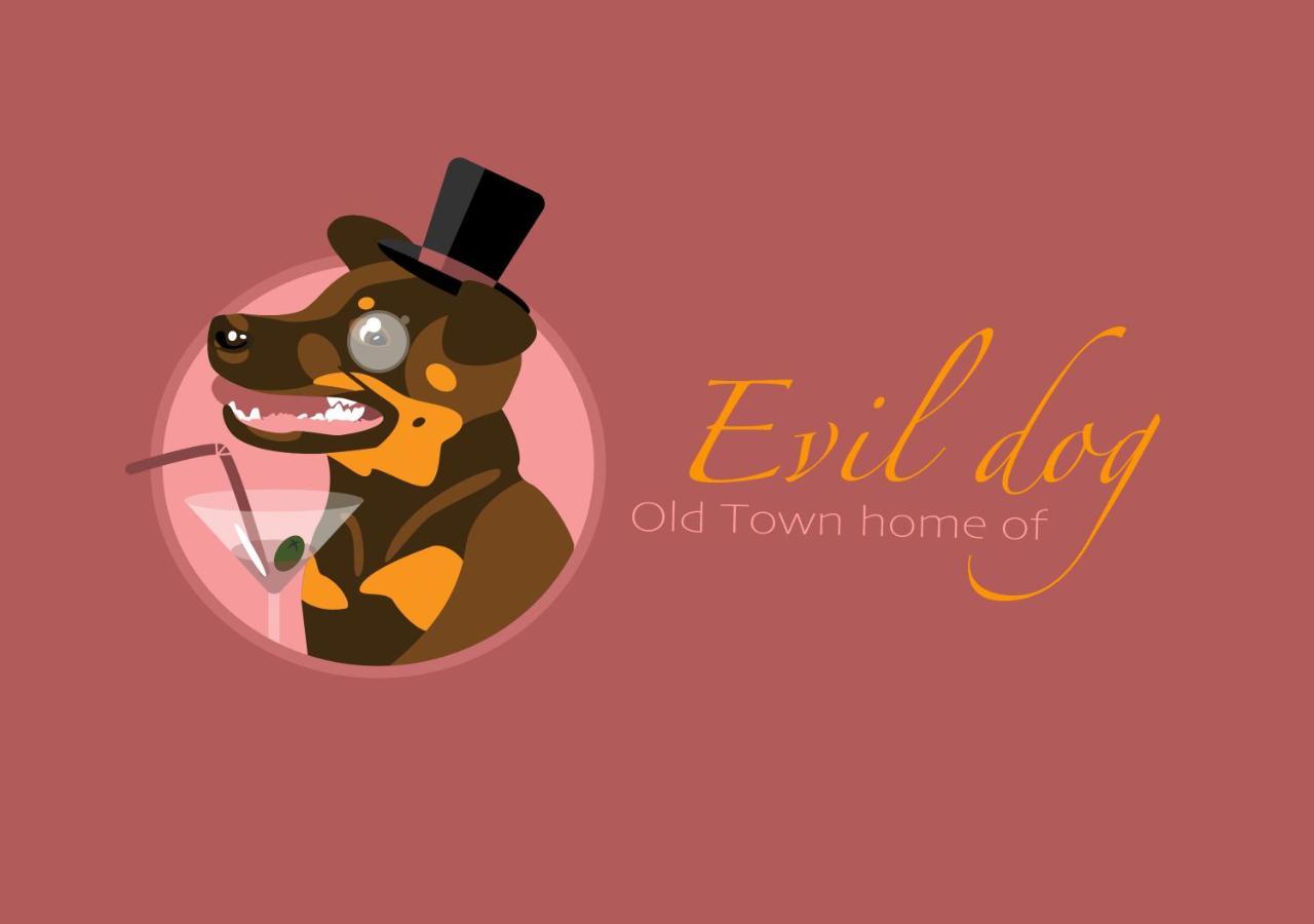 Old Town Home Of Evil Dog VNO Kültér fotó